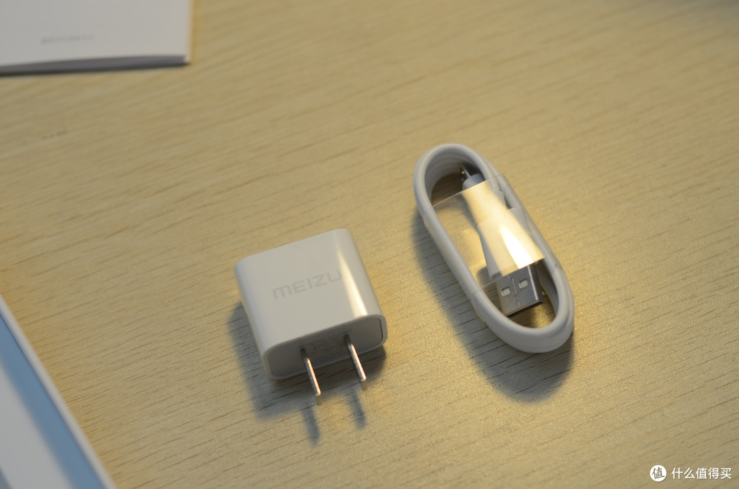 #本站首晒# 谁说旗舰机才有2.5D?MEIZU 魅族 魅蓝 Note3 银白色 开箱