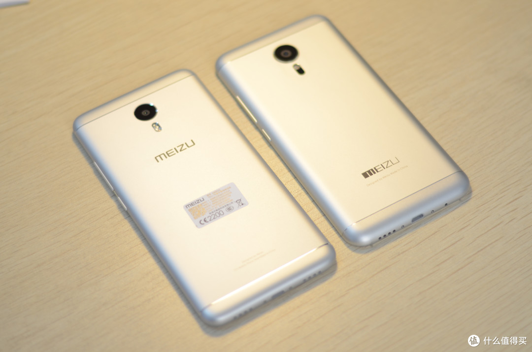 #本站首晒# 谁说旗舰机才有2.5D?MEIZU 魅族 魅蓝 Note3 银白色 开箱