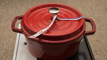 STAUB 铸铁锅 红色 22cm