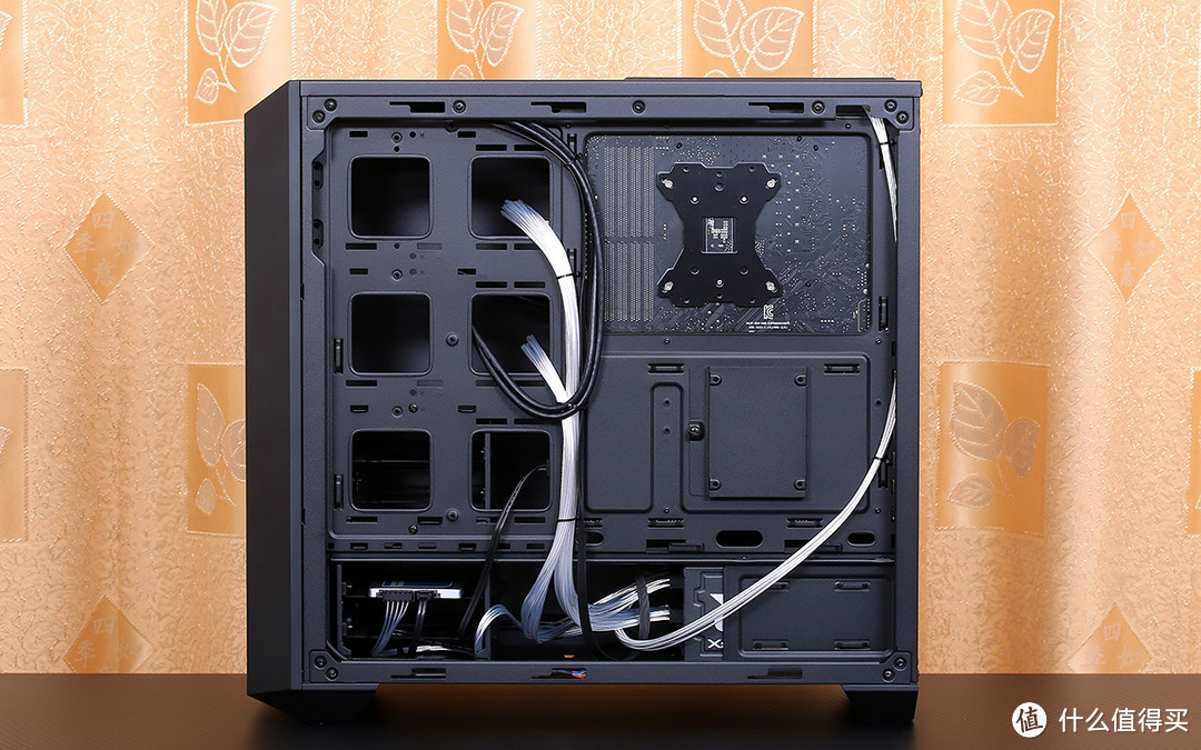 另类游戏主板,华硕 E3 PRO GAMING V5 主板评测