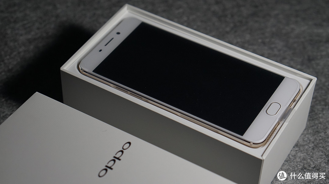 性能一般，自拍强悍——OPPO R9 智能手机体验