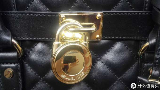 女人的虚荣心:Michael Kors Ava Mini 翻盖斜挎包