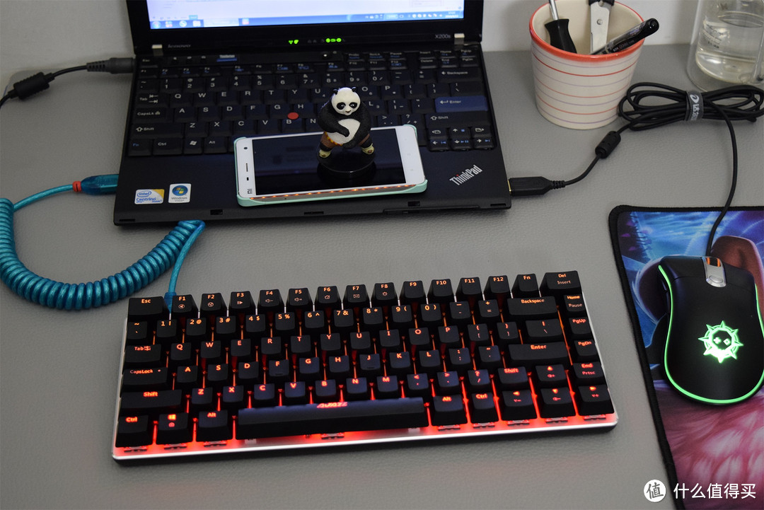 极简桌面—Ajazz 黑爵 极客AK33S 烈焰版机械键盘青轴 + LINDY线