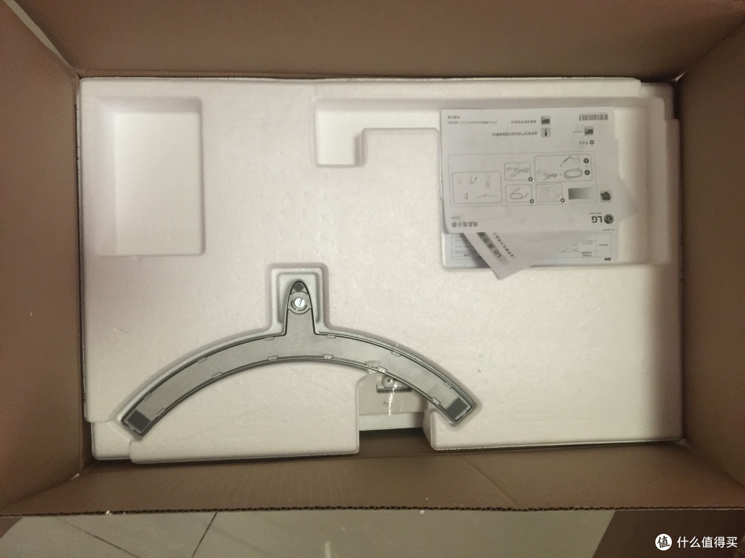到底该不该上4K:LG 27UD68-W,27英寸4K显示器开箱