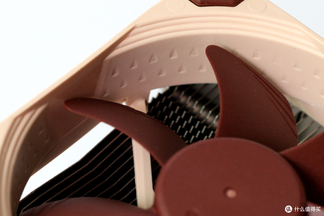 小巧而又强大 - NOCTUA 猫头鹰 NH-U9S 多平台 CPU散热器