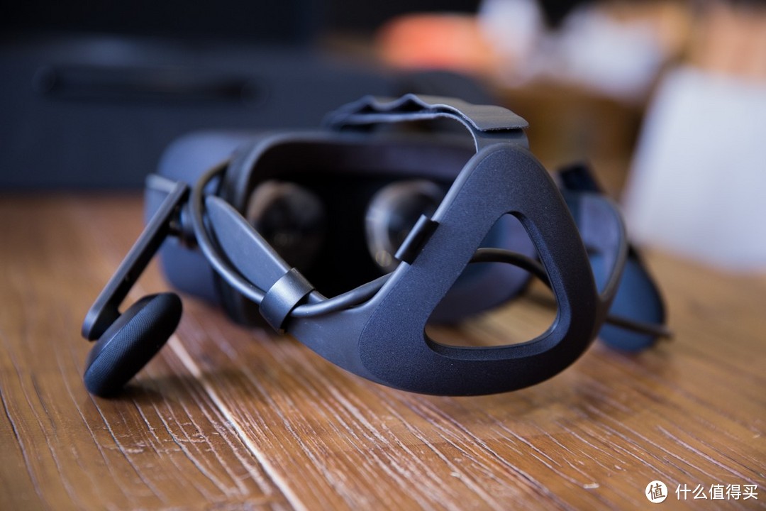 身临其境的异界旅程：Oculus Rift CV1 虚拟现实头盔上手谈