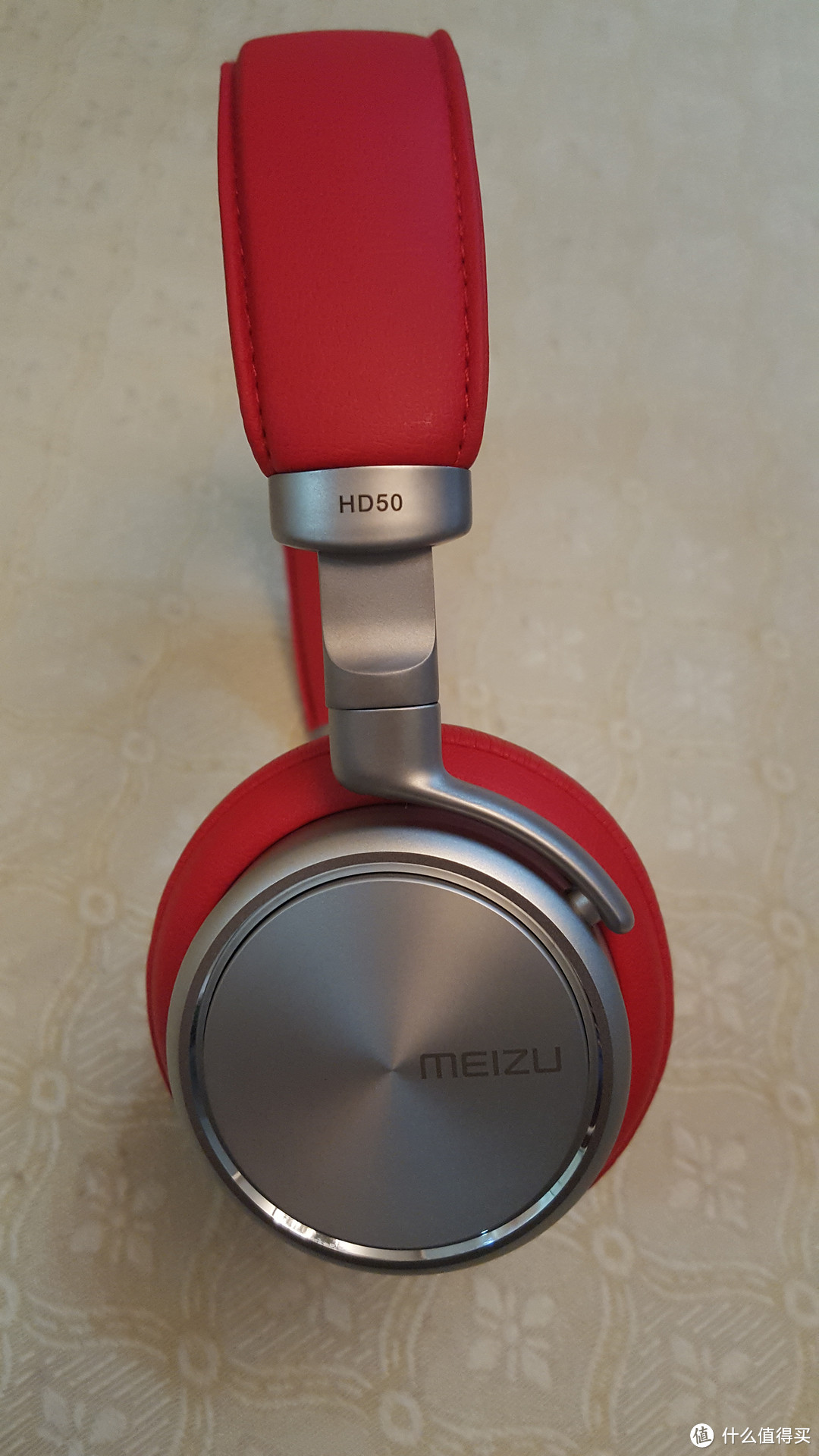 颜值很重要，今年流行“红”运当头——MEIZU 魅族 HD-50 耳机