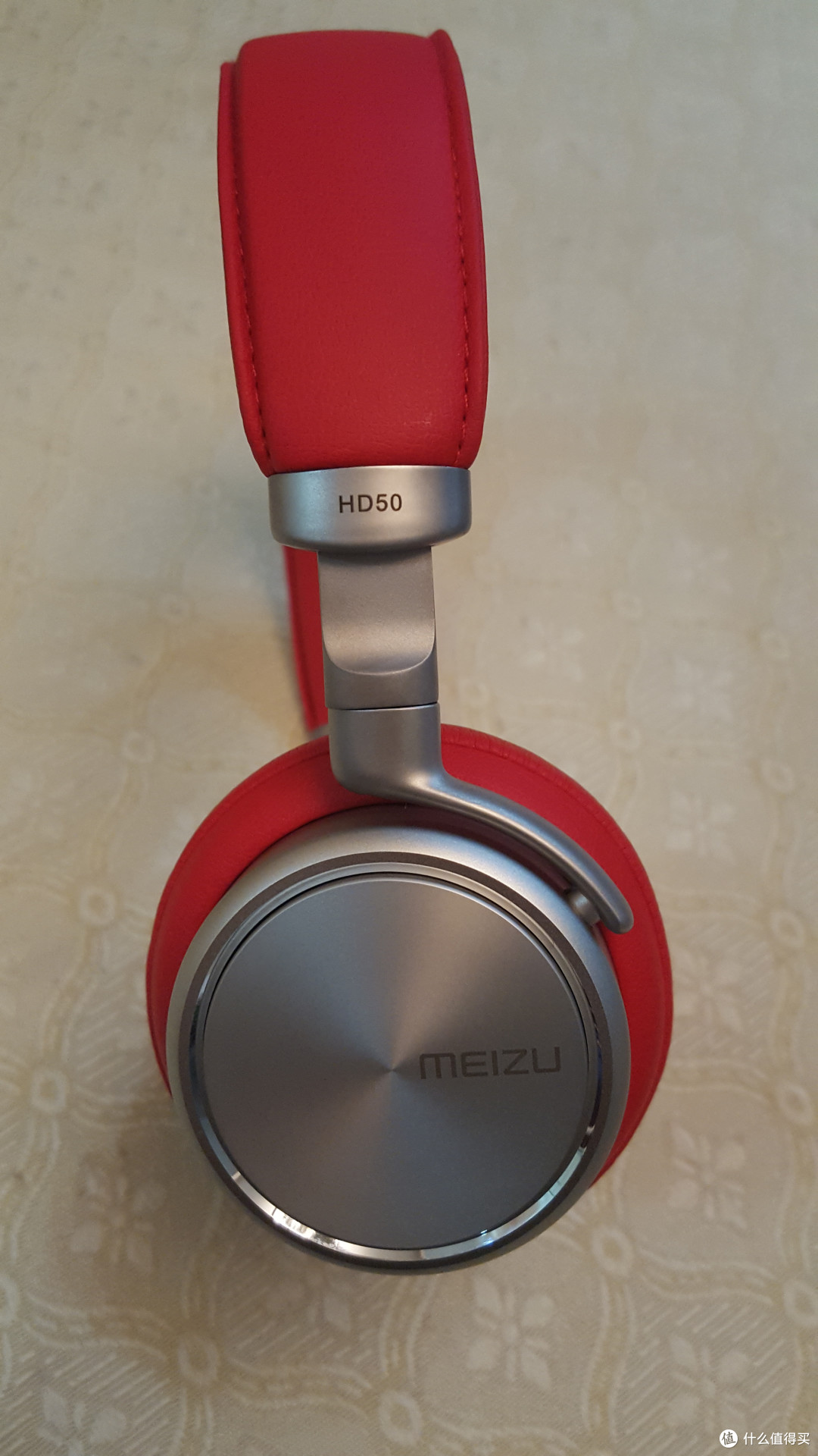 颜值很重要,今年流行“红”运当头——MEIZU 魅族 HD-50 耳机