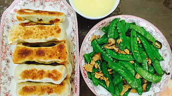 周末给家人做一顿午餐吧：老北京名吃褡裢火烧+炒荷兰豆+玉米糊糊