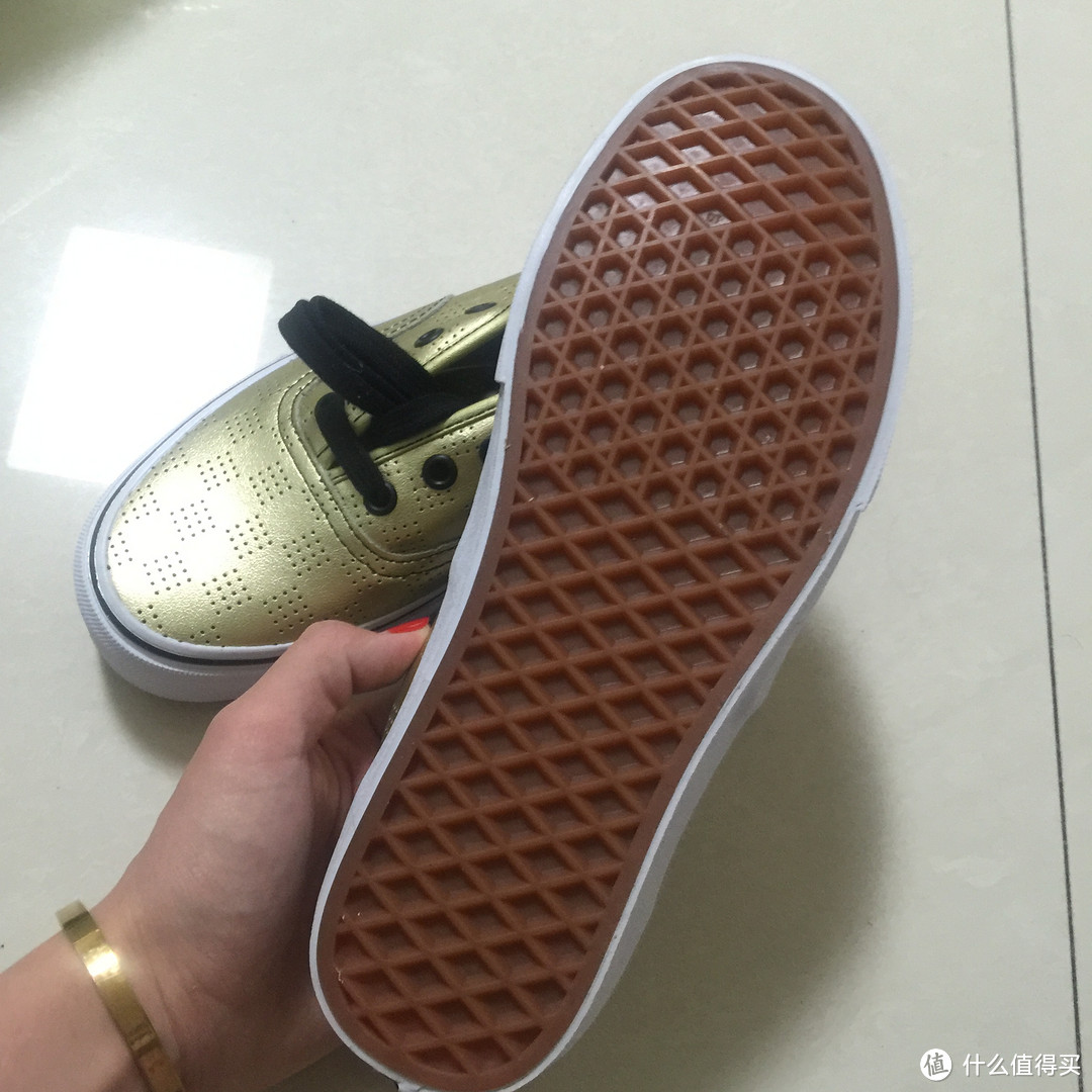 Vans 50 周年限量款 范斯休闲鞋 黑金纪念系列之小骚金(附真人兽)