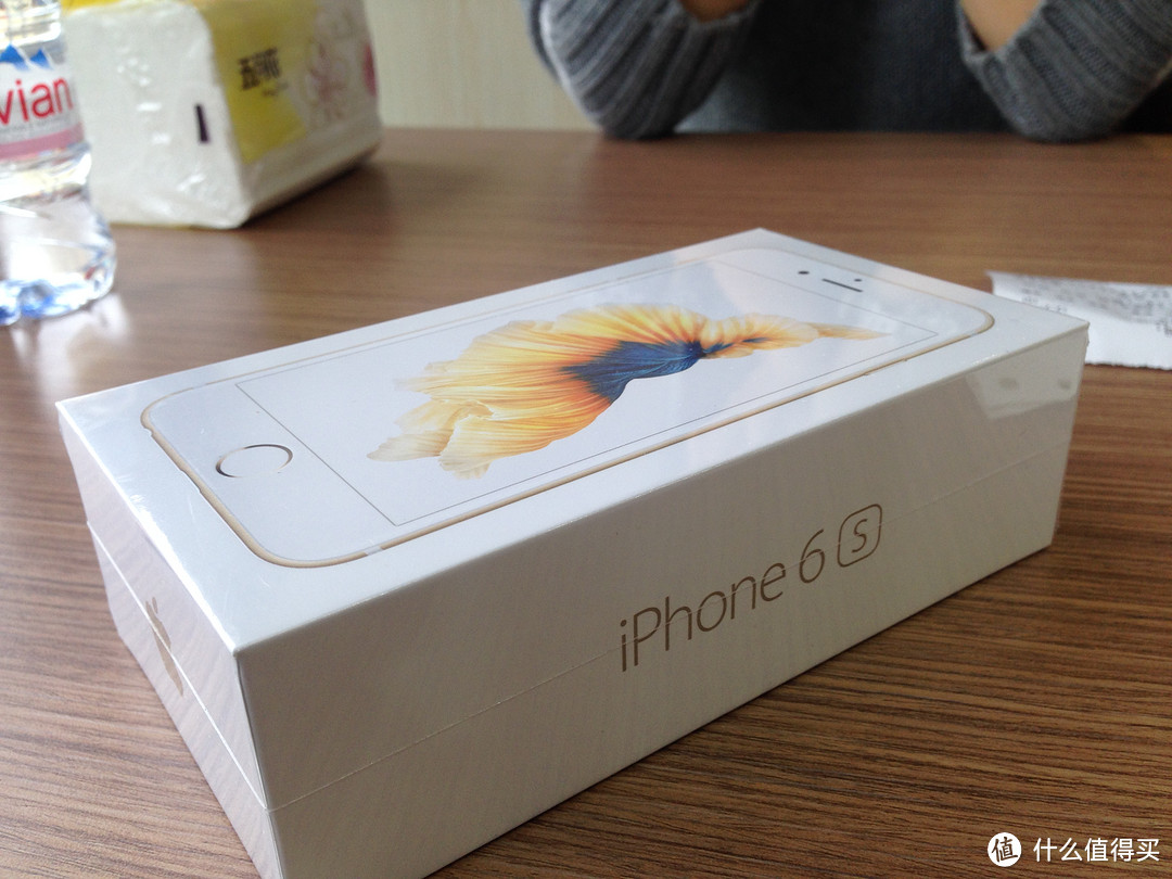 伪果粉初涉国行：iPhone 6s 64G 土豪金开箱（附贴膜小技巧）