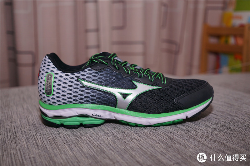 脚感很不错的一双跑鞋:Mizuno 美津浓 Wave Rider 18 次*级缓震