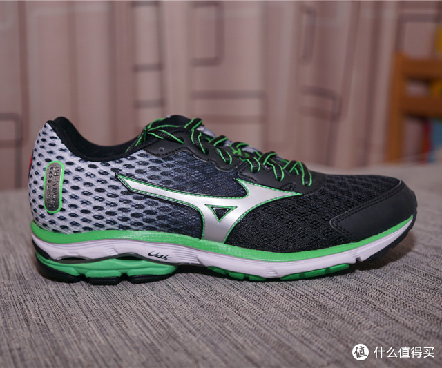 脚感很不错的一双跑鞋:Mizuno 美津浓 Wave Rider 18 次*级缓震