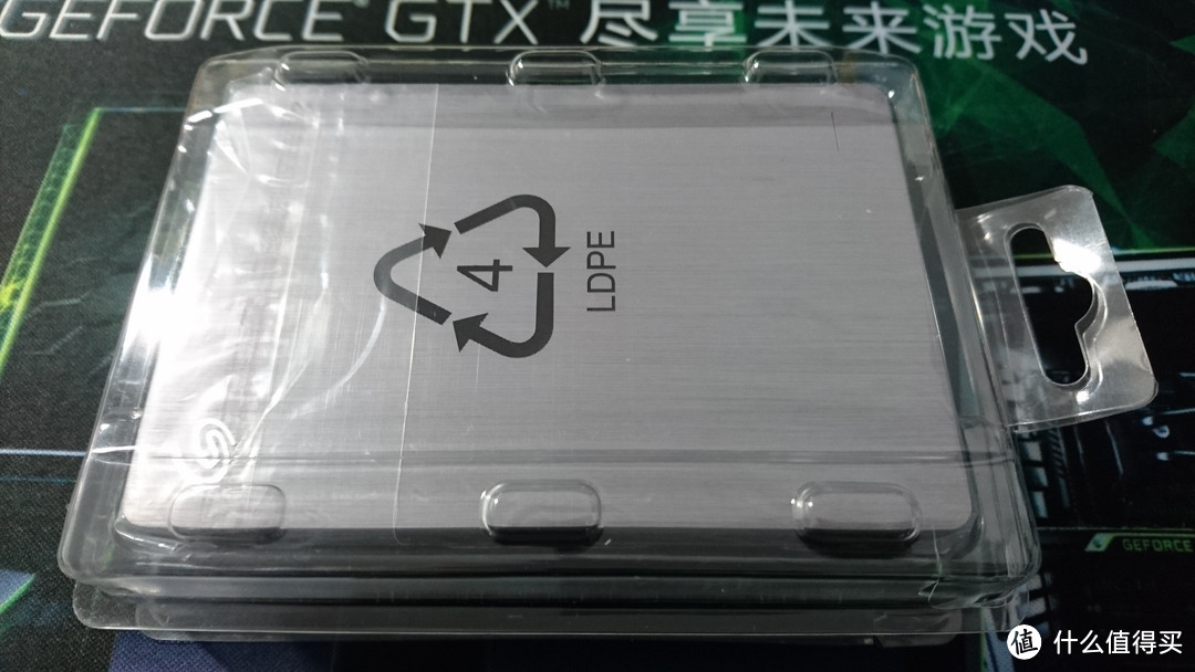 空间不足？拆盘来凑:SEAGATE 希捷 2.5寸 新睿品 4TB 硬盘简易拆解