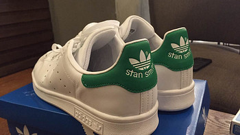 懒癌患者的第一篇晒单：Adidas 阿迪达斯 stan smith 绿尾成人款与大童款粗狂对比