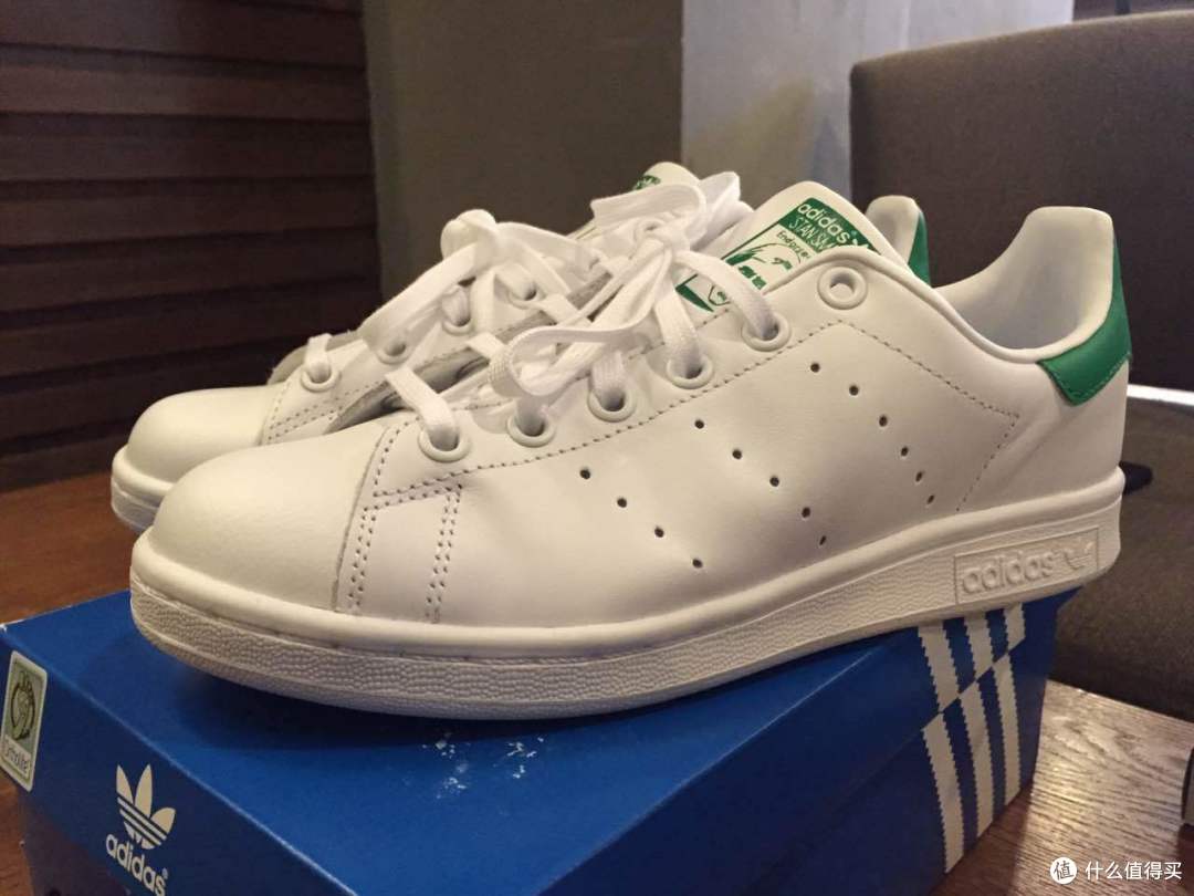 懒癌患者的第一篇晒单：Adidas 阿迪达斯 stan smith 绿尾成人款与大童款粗狂对比