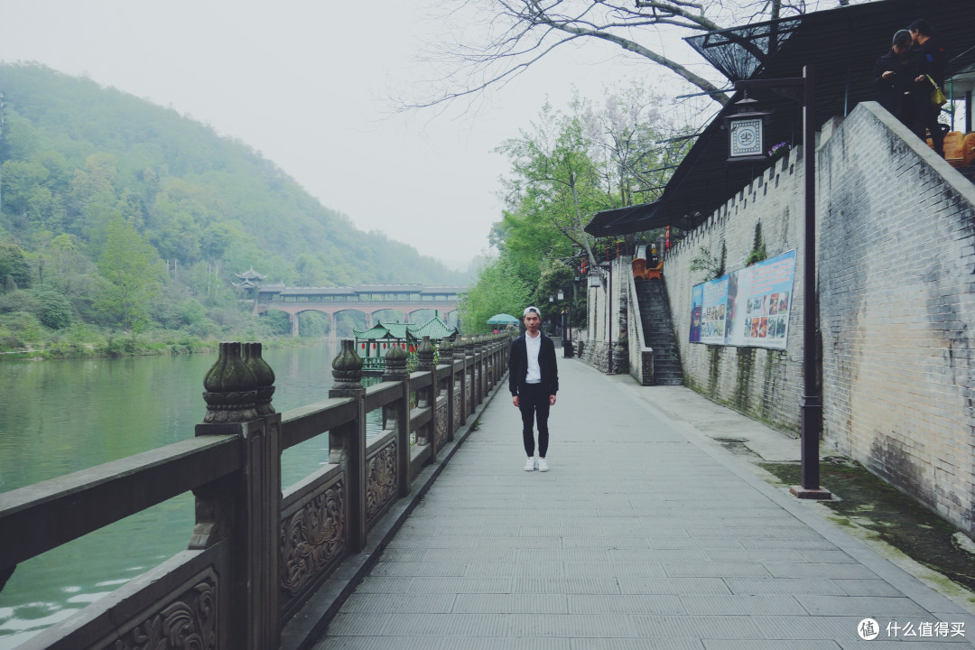 拜水都江堰(没去)问道青城山(没去):都江堰街子古镇一日游