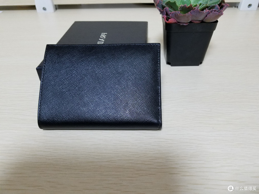 伪清新骚年买包记:PRADA 2M0010 SAFFIANO NERO 男士短款钱夹