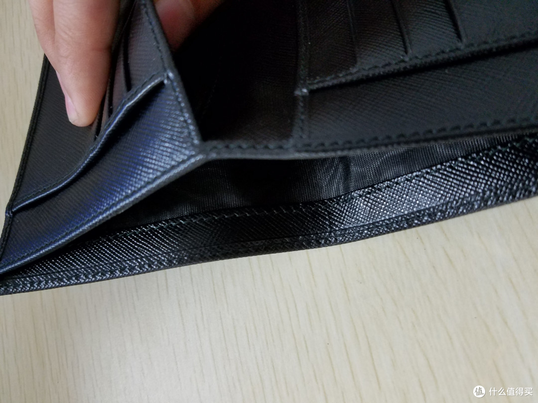 伪清新骚年买包记:PRADA 2M0010 SAFFIANO NERO 男士短款钱夹