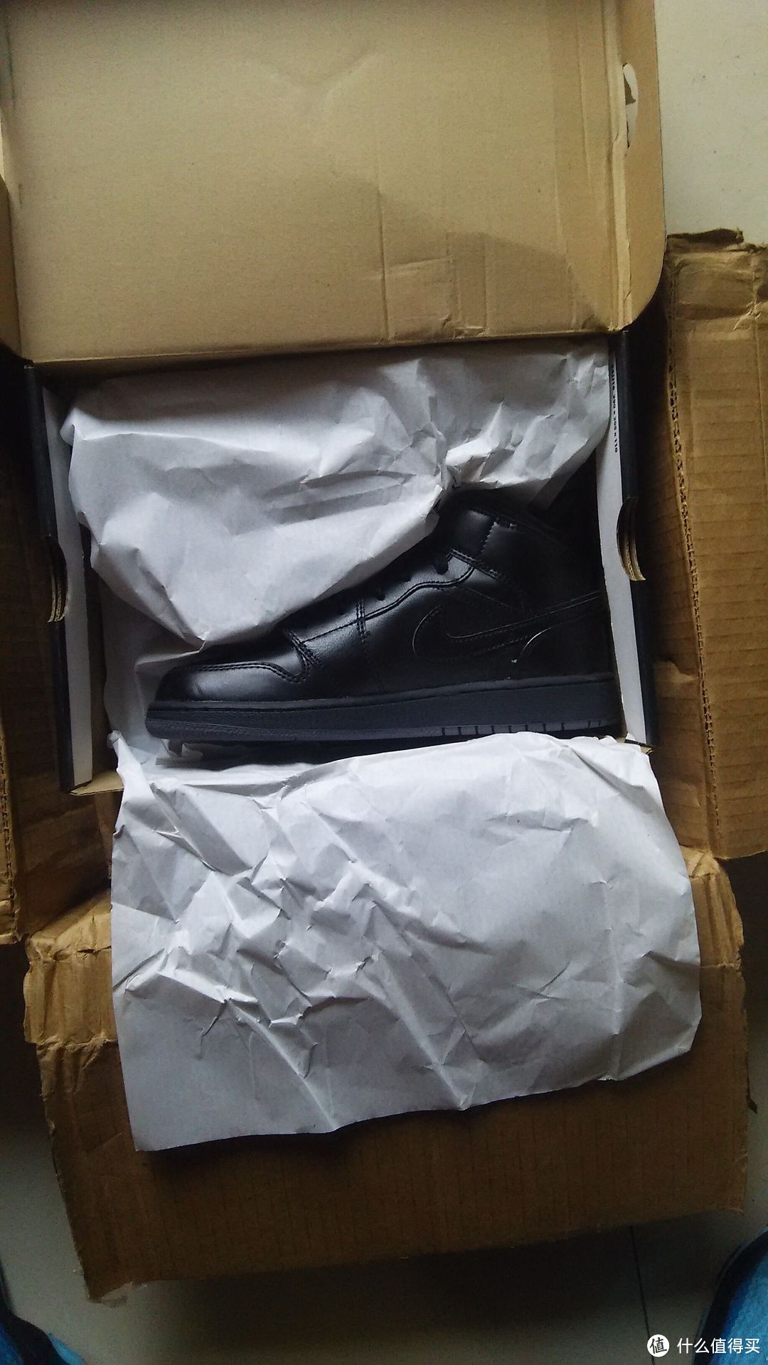 POLITICS首入Air Jordan 1 Mid “Black/Dark Grey”休闲运动鞋