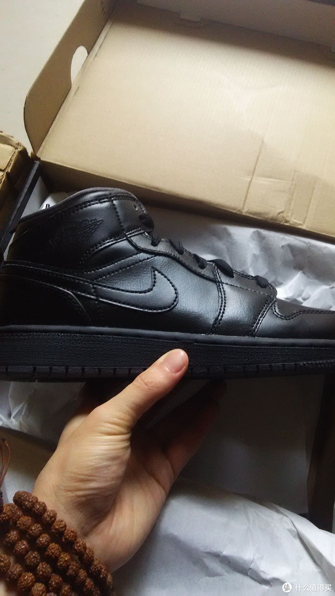 POLITICS首入Air Jordan 1 Mid “Black/Dark Grey”休闲运动鞋