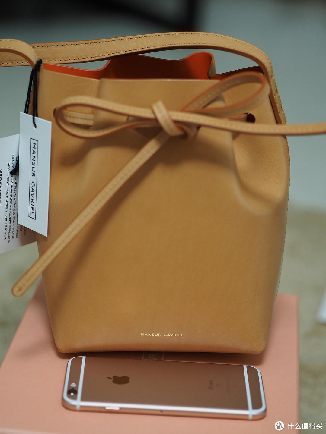 #本站首晒# 晒一晒传说中『根本买不到』的 Mansur Gavriel平价水桶包