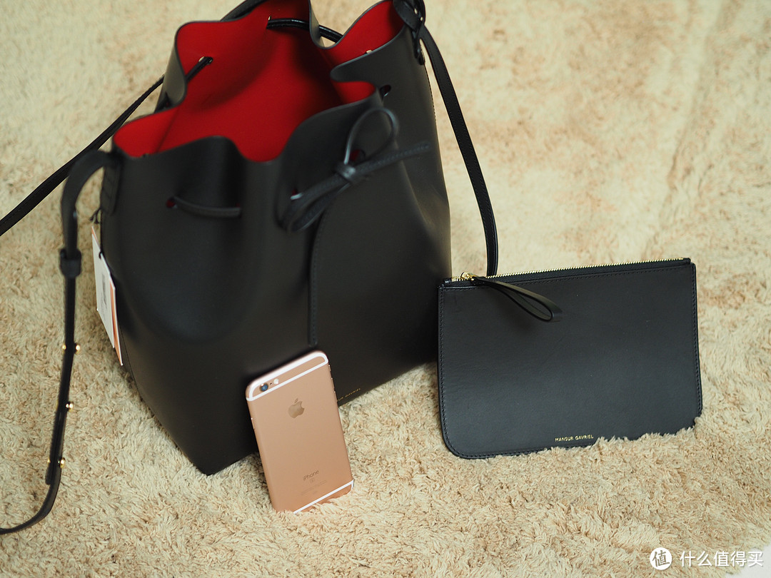 #本站首晒# 晒一晒传说中『根本买不到』的 Mansur Gavriel平价水桶包