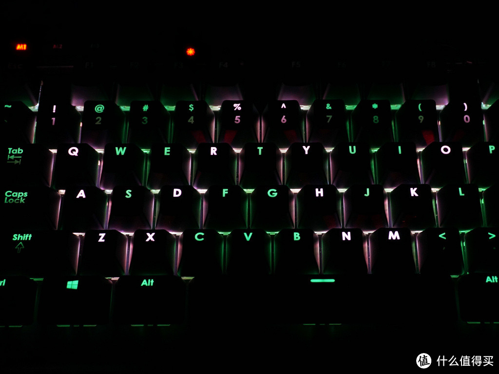 硬派炫目风：G.SKILL 芝奇 RIPJAWS KM780 RGB 体验