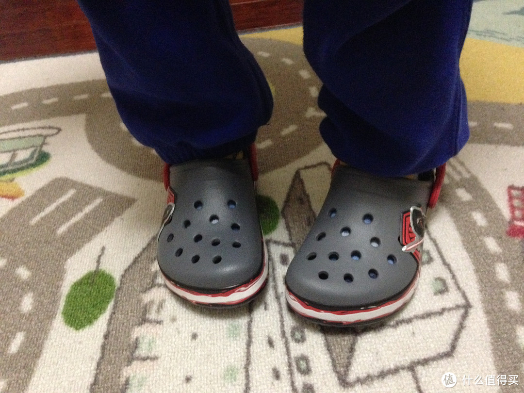 #本站首晒#crocs 卡骆驰 starwars kylo ren 儿童夜光洞洞鞋