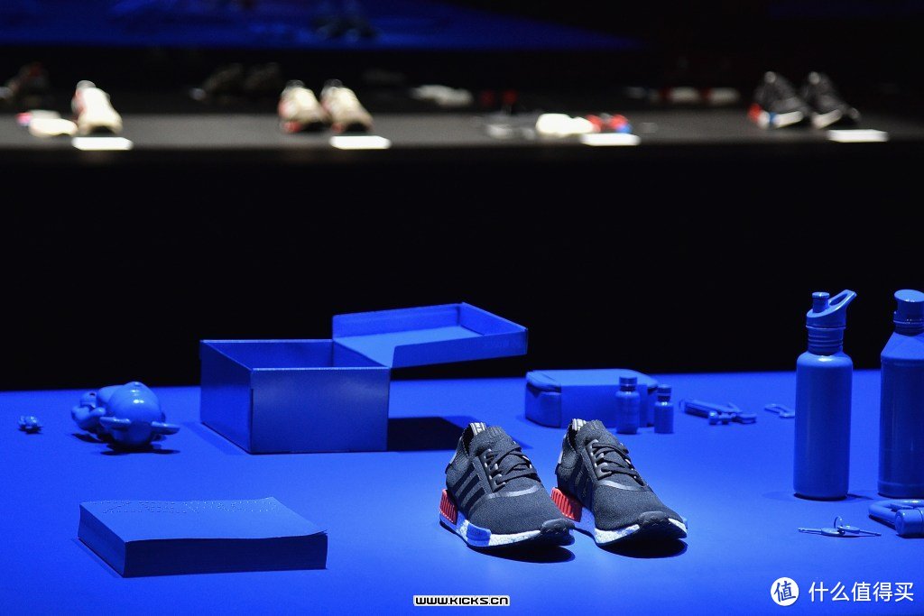 Adidas  Originals NMD 跑鞋 东京城市蓝黑 极速到手