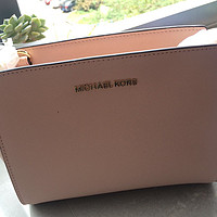 心仪已久的 Michael Kors 斜跨包