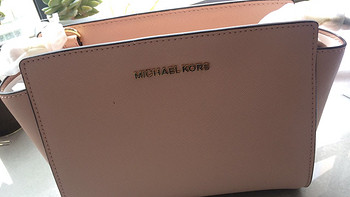 心仪已久的 Michael Kors 斜跨包