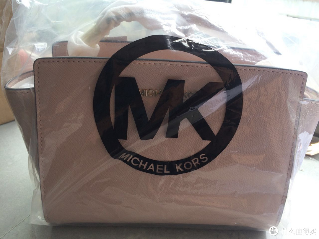 心仪已久的 Michael Kors 斜跨包