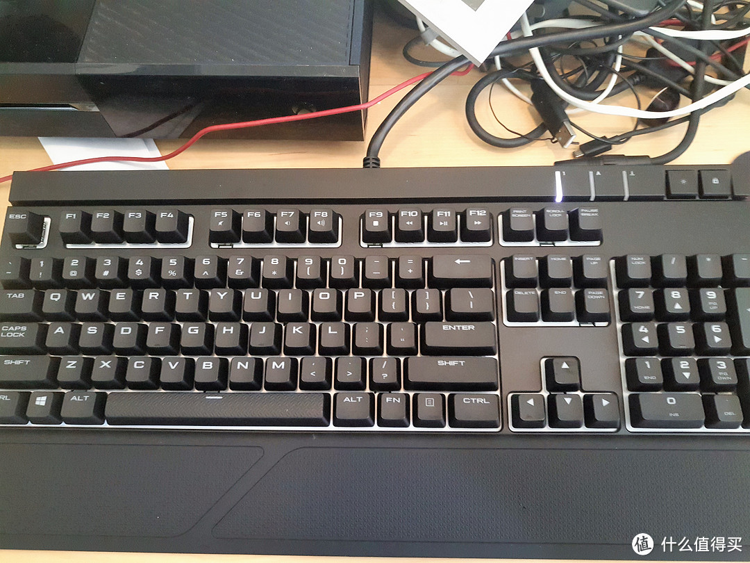 CORSAIR 海盗船 STRAFE RGB 键盘 简易开箱