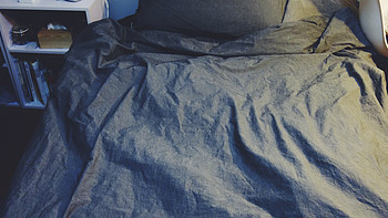 睡得心满意足的被子和枕头：网易严选蚕丝被+防螨枕