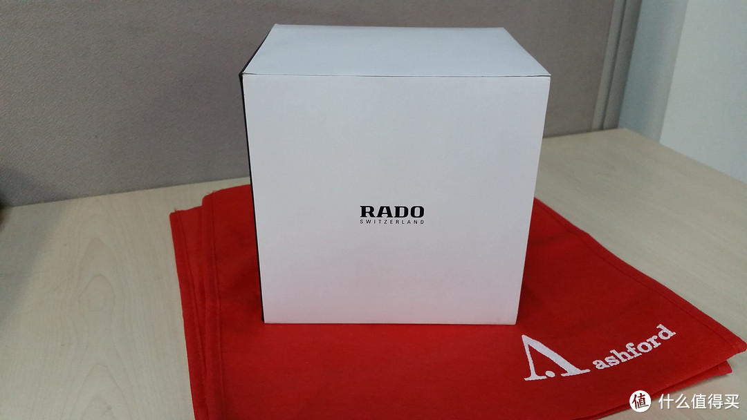 毕业半年买给爸爸的生日礼物：RADO 雷达 R5.5 皓星系列 R28886182 男士计时腕表