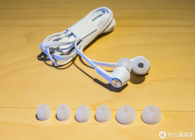 MI 小米 活塞耳机炫彩版 白色开箱