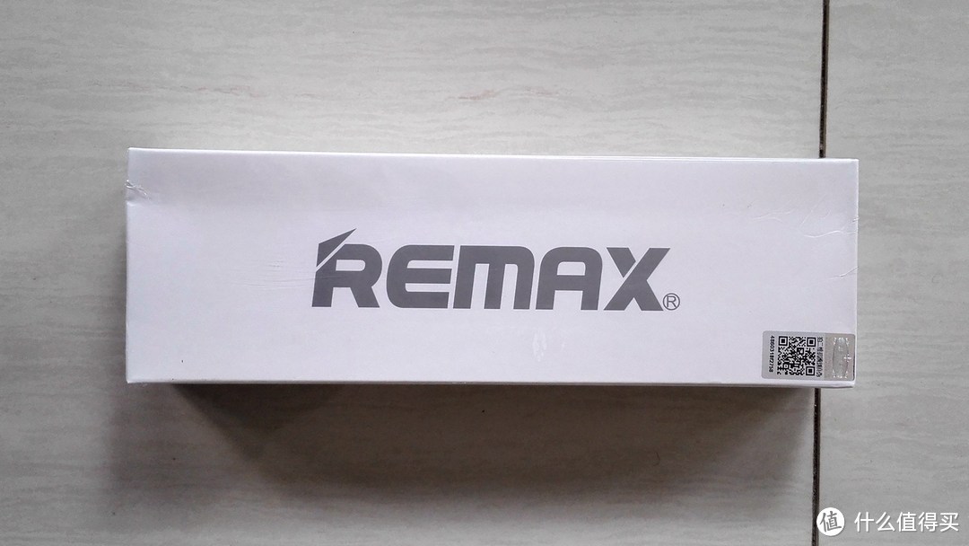 Remax 睿量 插线板开箱