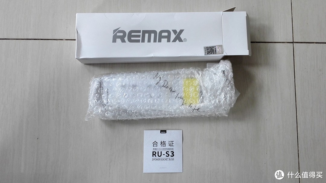 Remax 睿量 插线板开箱