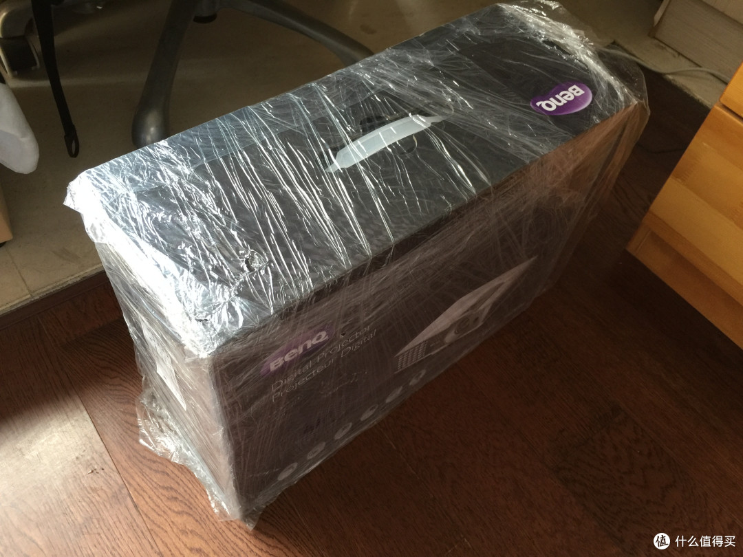 卧室没有布线也不能阻止我的大屏梦——BENQ 明基 W1070+ 投影机【开箱】