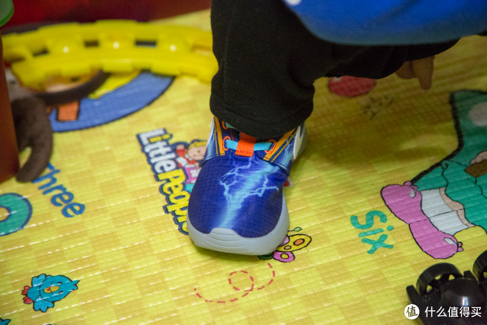 #本站首晒# 小蜈蚣养成记 — NIKE ROSHE ONE PRINT(TDV) 儿童慢跑鞋