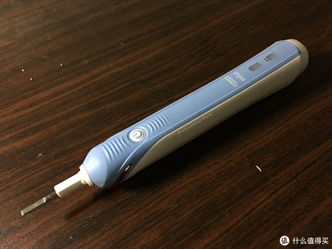 人生第一把电动牙刷——BRAUN Oral-B Pro2000 电动牙刷 晒单