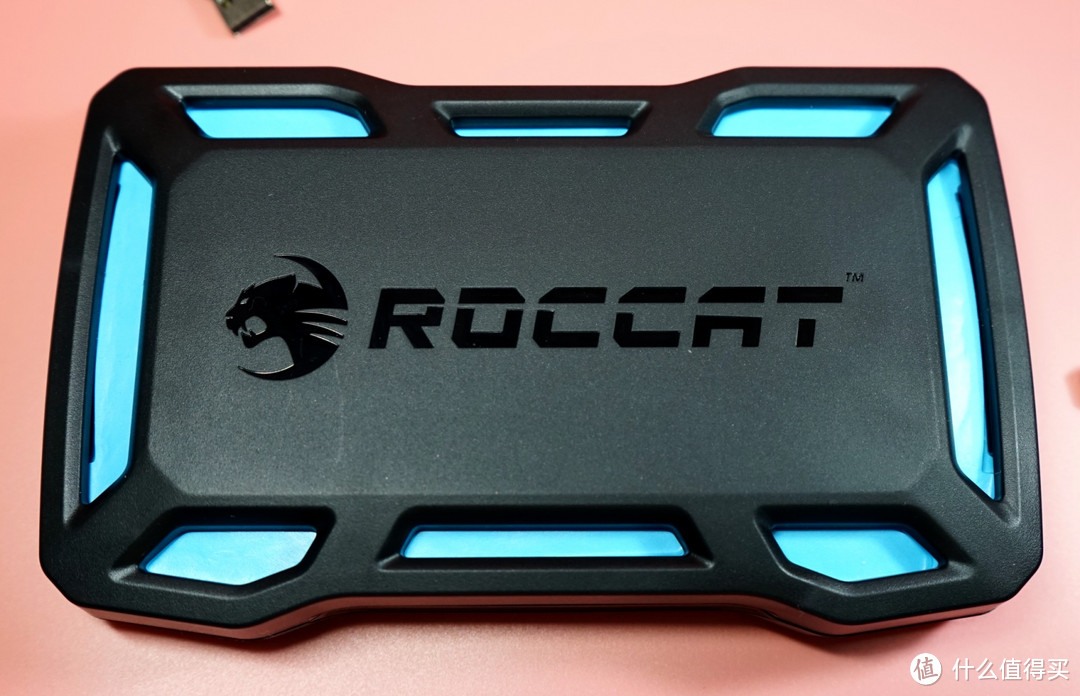 可DIY的模块化鼠标—— ROCCAT 冰豹 Nyth 入手开箱简测