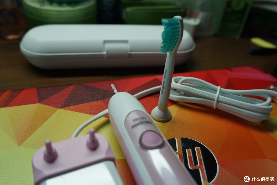 又是看上了你的颜：PHILIPS 飞利浦 HX6761 电动牙刷简单开箱