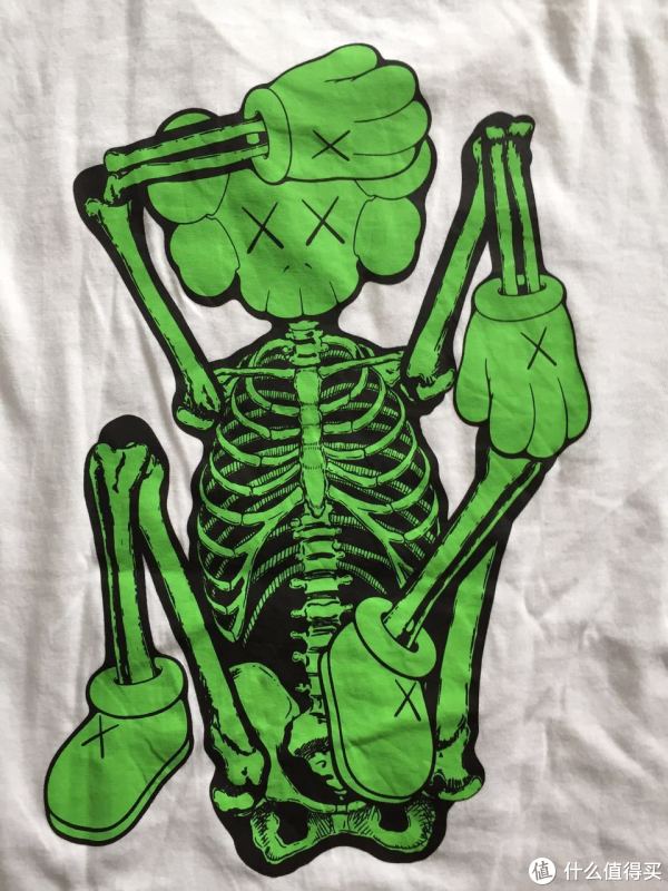 uniqlo x kaws 联名 t-shirt 火热开箱