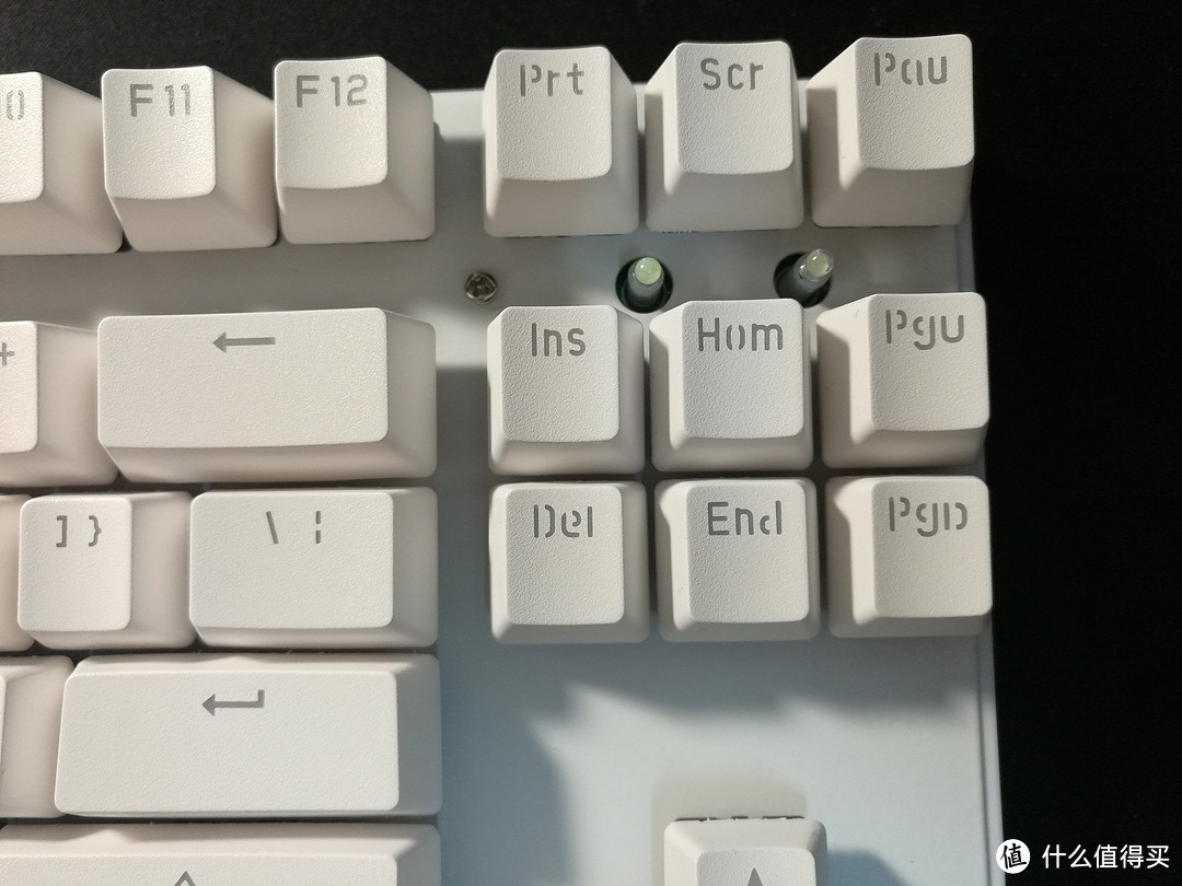 2016款GANSS高斯87键白色青轴机械键盘初体验