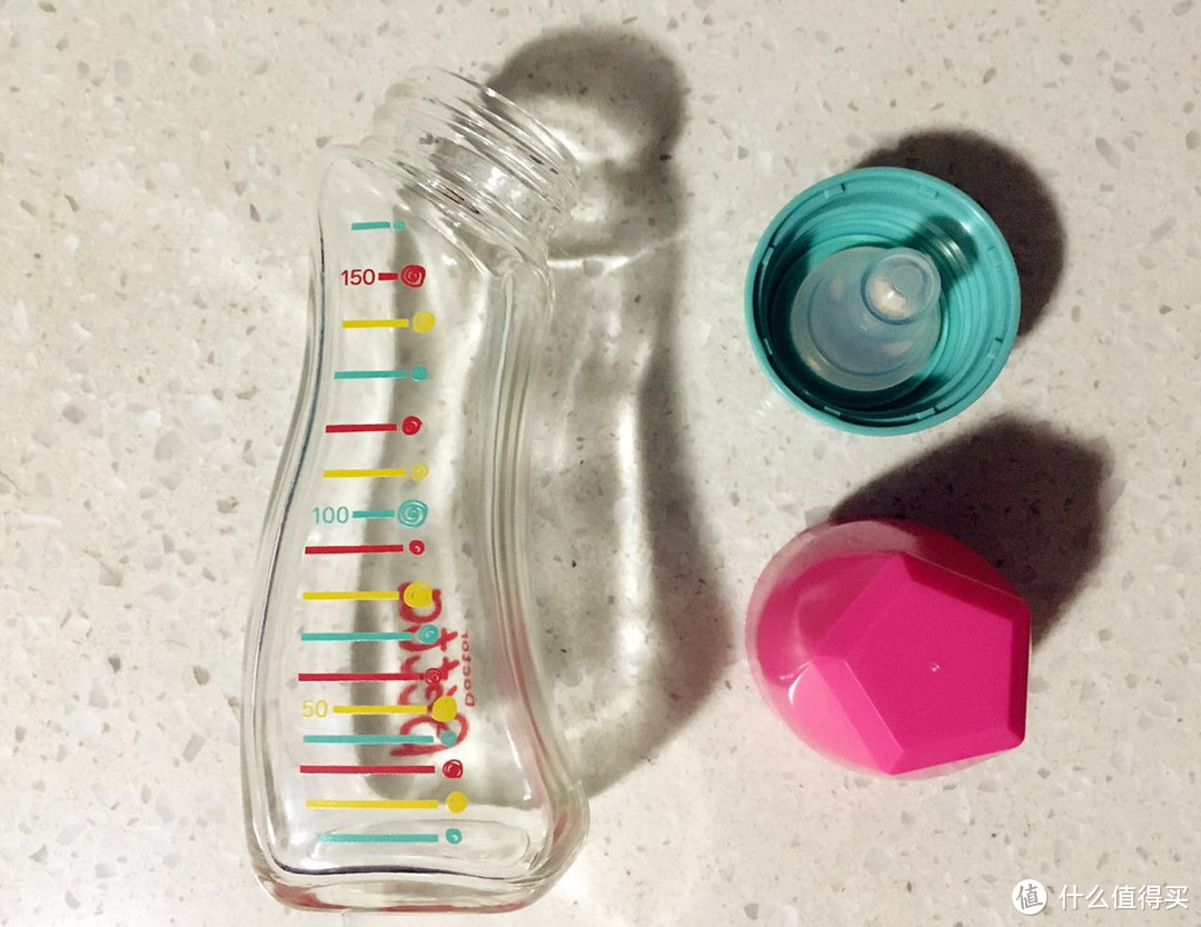 详细比较娃使用中的三款玻璃奶瓶和奶嘴