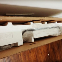 索尼 55R580C 液晶电视外观展示(屏幕|支架|脚垫|把手)