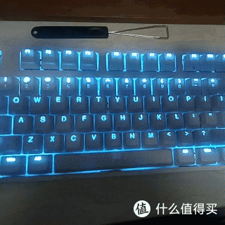 进阶的IKBC G104白色红轴键盘改冰蓝灯记