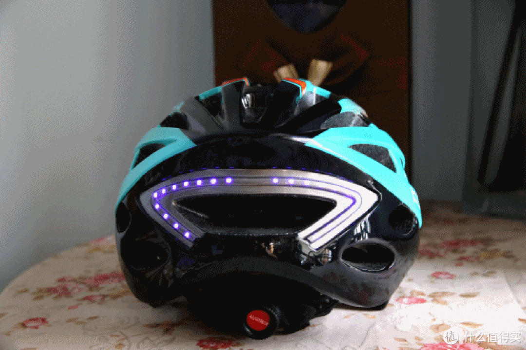 第一款多功能智能骑行头盔（内附真人秀）